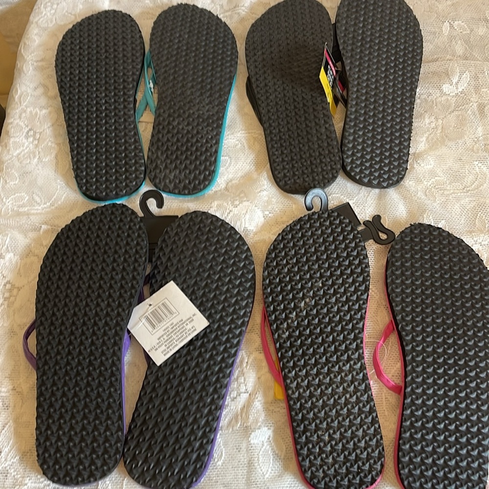 Lot of 4, Brand new no brand.4 different colors casual flip-flops. All sz 7/8 - Picture 6 of 11